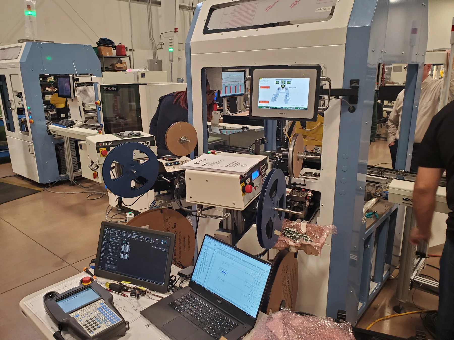 Commissioning workstation beside automation equipment